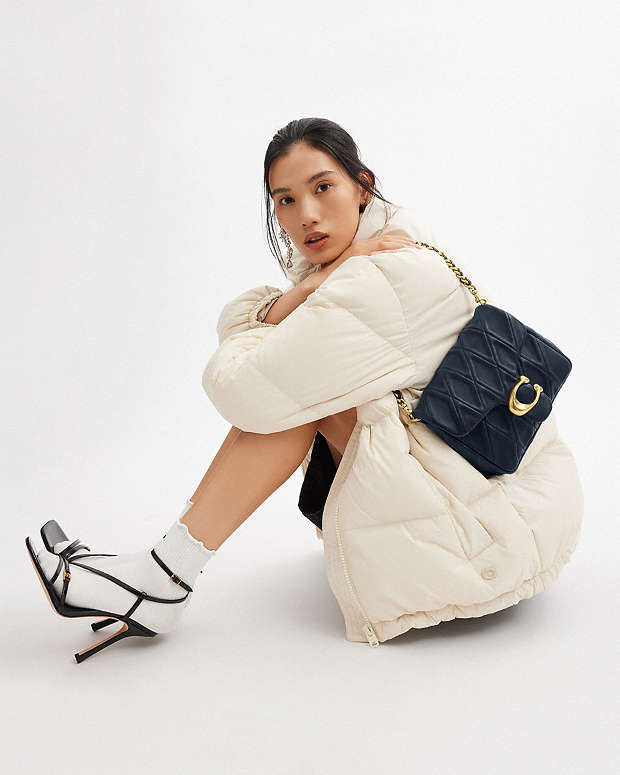 Times Square Tabby 20 Shoulder Bag With Quilting ( Dark Navy )