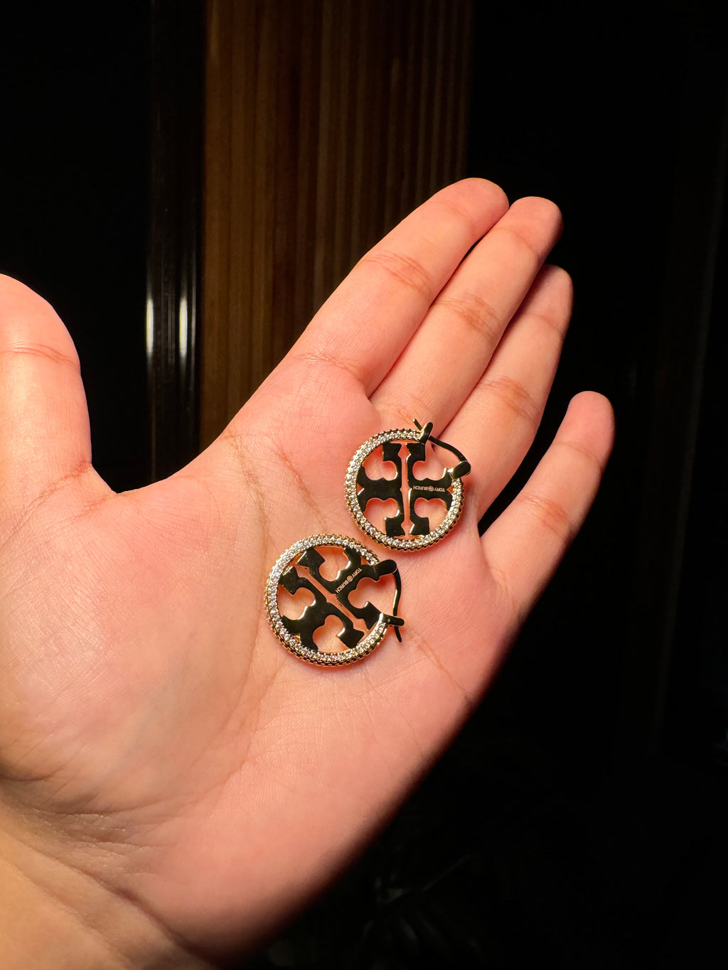 Tory Burch MILLER PAVÉ HOOP EARRING