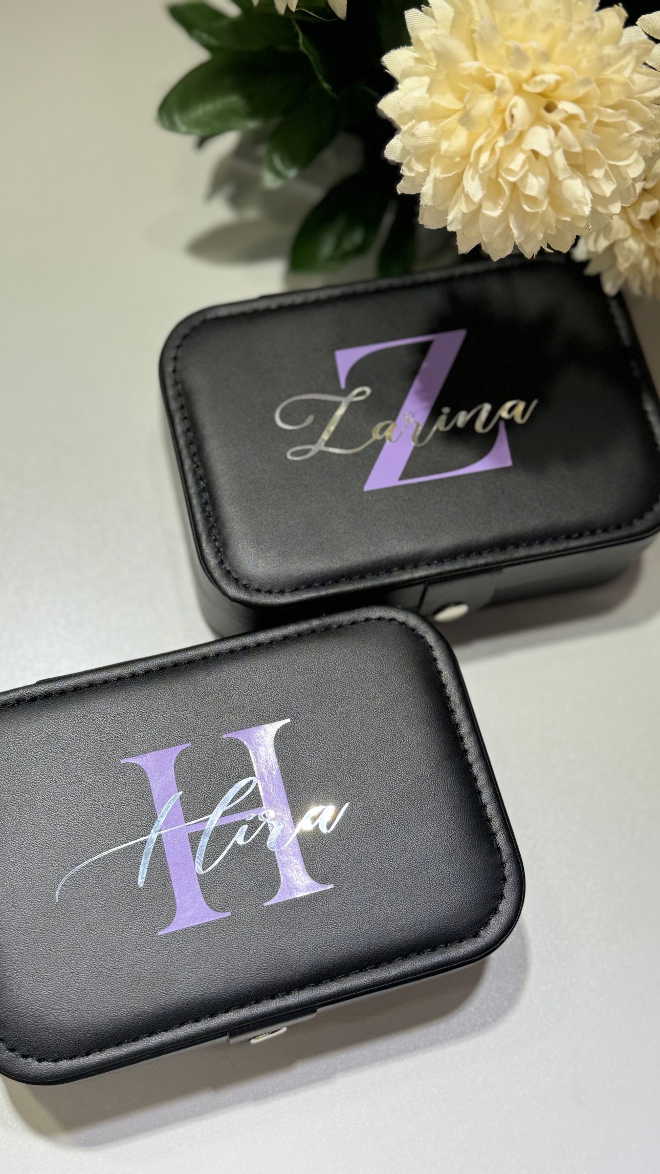 Portable jewelry case