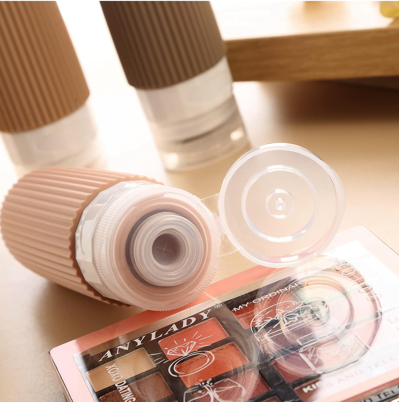 Travel toiletries set