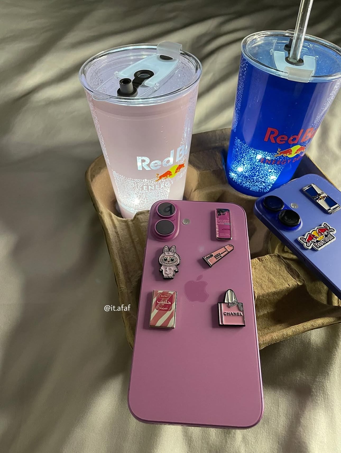 🧢 NY cap phone charm