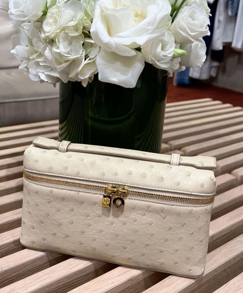 Extra Pocket L19
Ostrich Leather