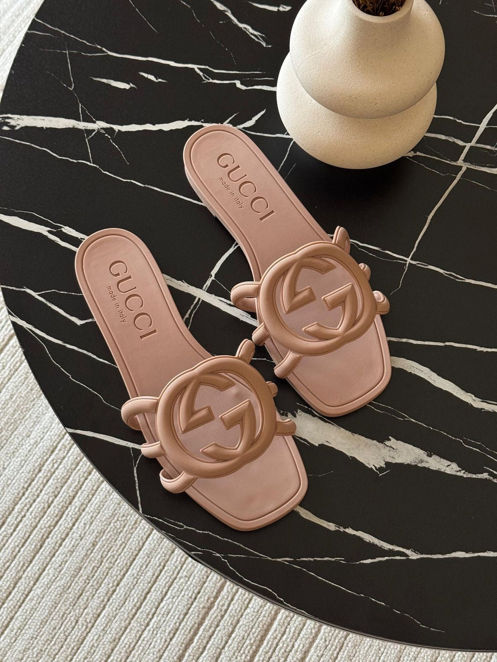 GUCCI WOMEN'S INTERLOCKING G SLIDE SANDAL