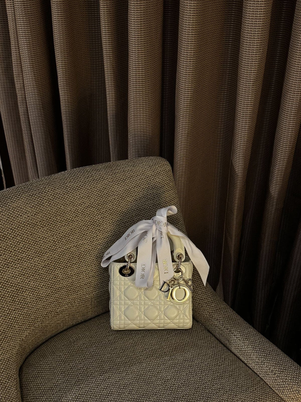 Medium lady Dior gloss white