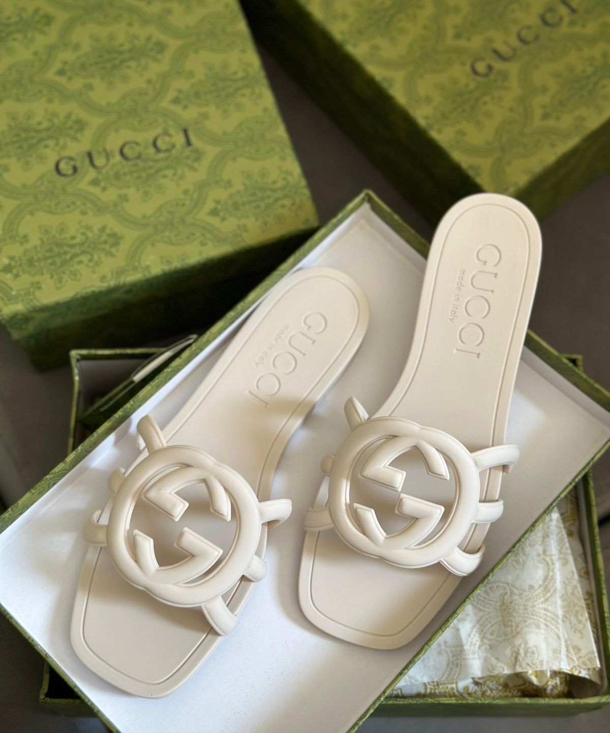 GUCCI WOMEN'S INTERLOCKING G SLIDE SANDAL