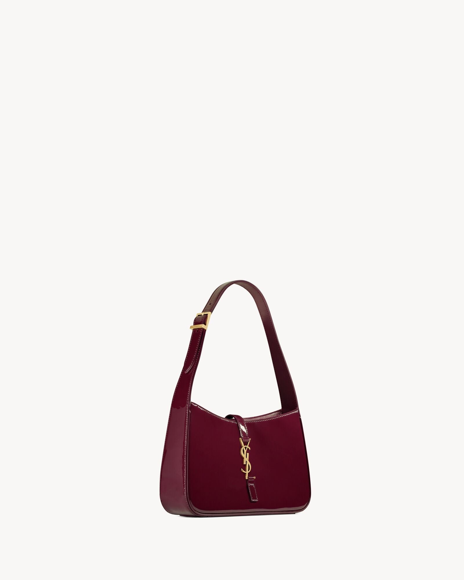 LE 5 À 7 IN PATENT LEATHER
RED WINE