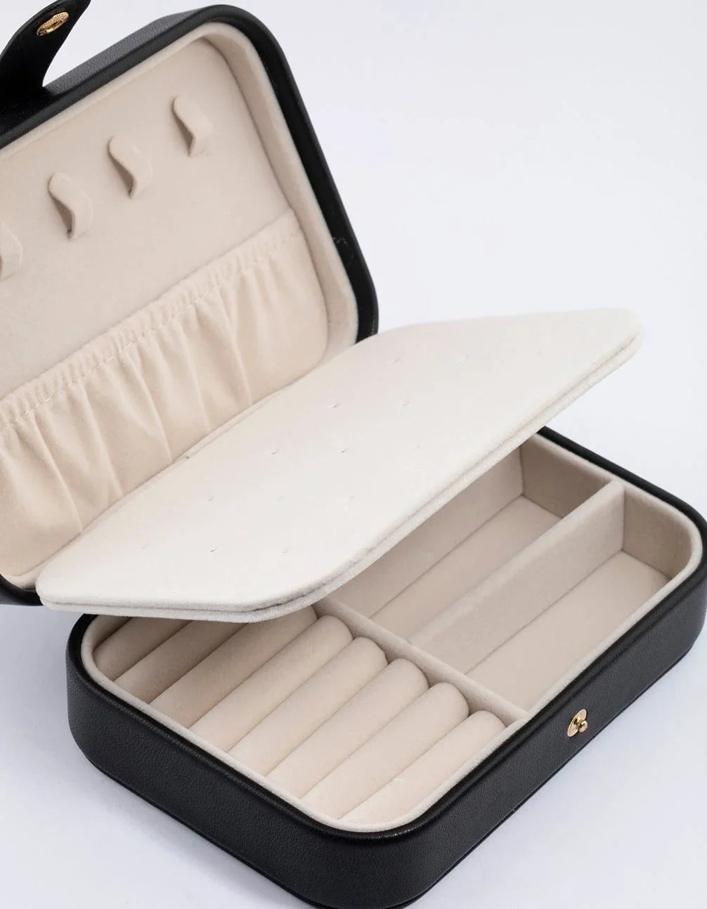 Portable jewelry case