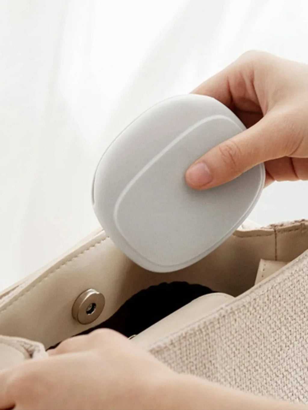 Mini storage silicone pouch